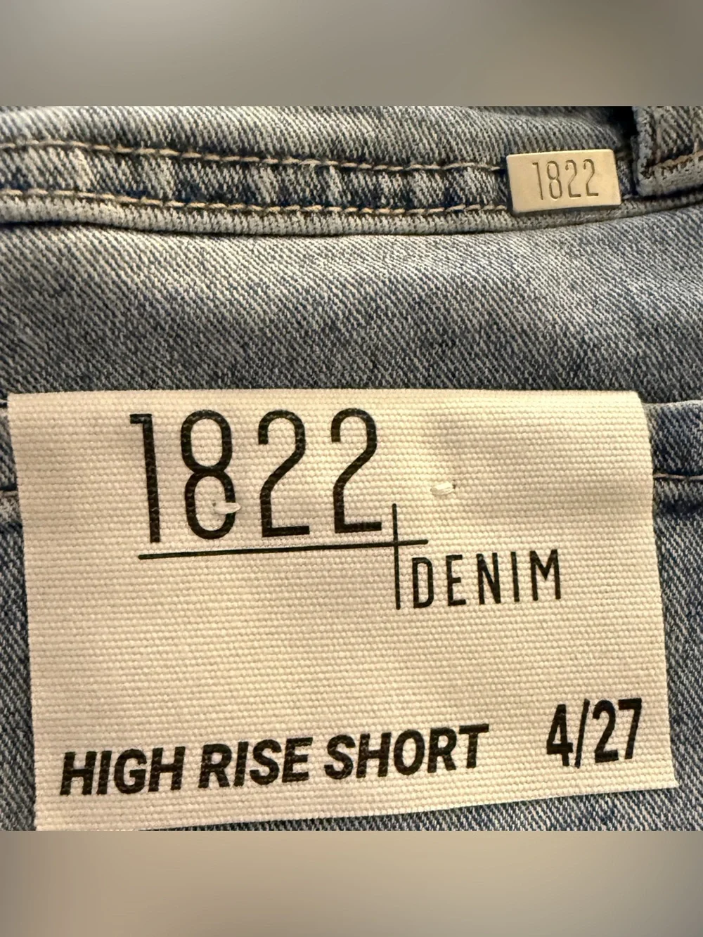 Women’s NWT 1822 Denim High Rise Frayed Hem Stretch Shorts Size 4/27